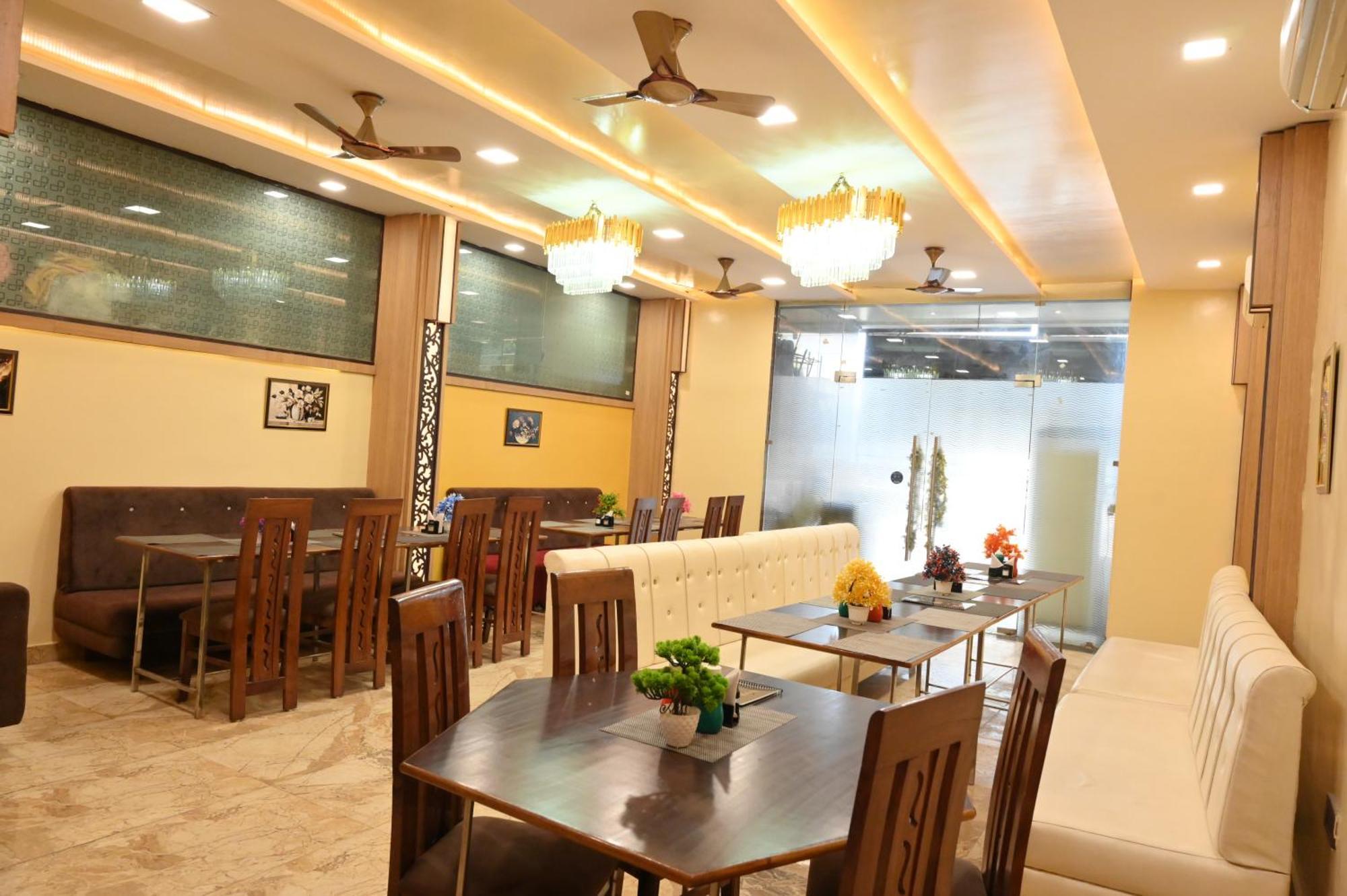 Hotel Riddhi Regency Lucknow Zewnętrze zdjęcie
